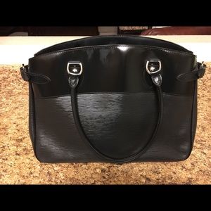 Authentic Louis Vuitton shoulder bag